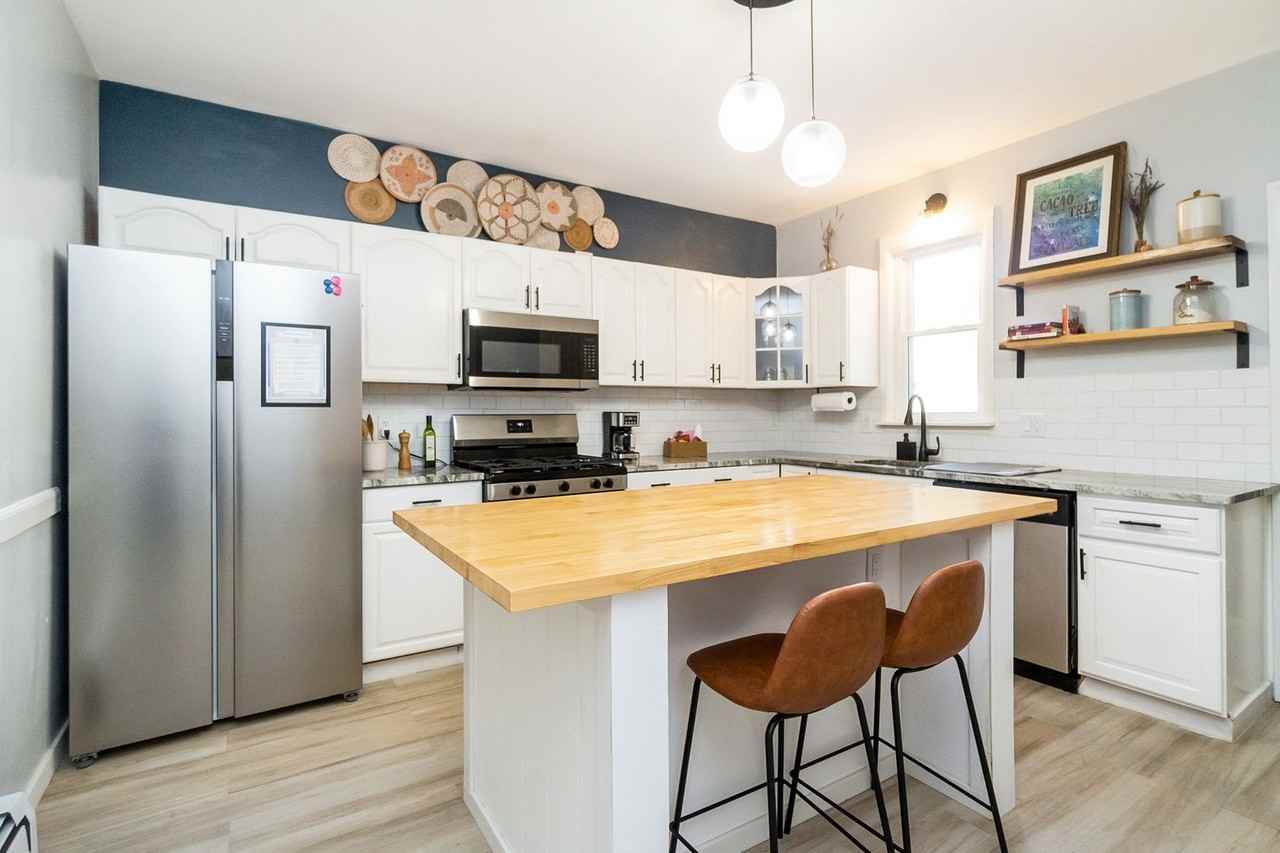 1359 Jefferson St - Photo 2 of 39