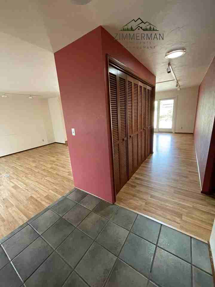 2825 Ione Ave - Photo 2 of 26