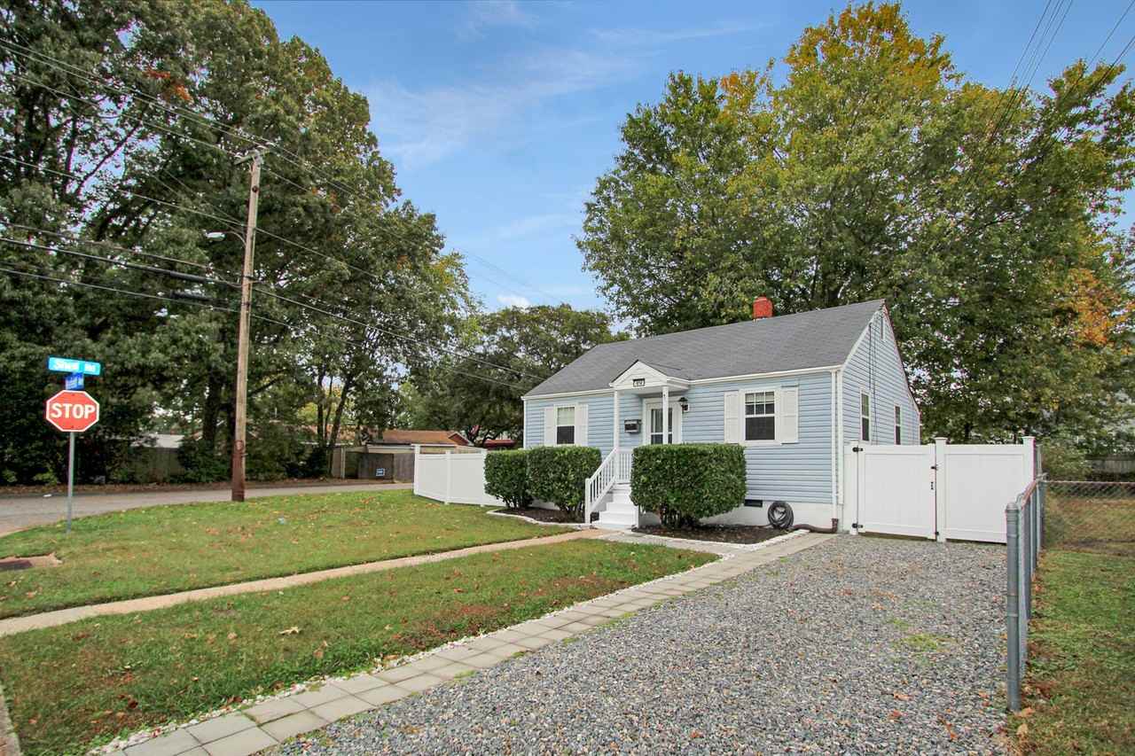 414 Wakefield Ave - Photo 3 of 21