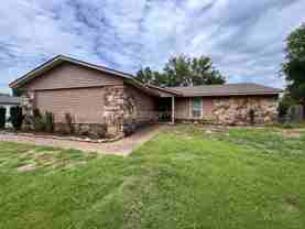 2804 S 97th Cir - Photo 1 of 1
