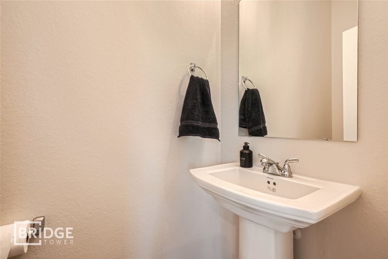 33130 Oak Heights Pl - Photo 7 of 17