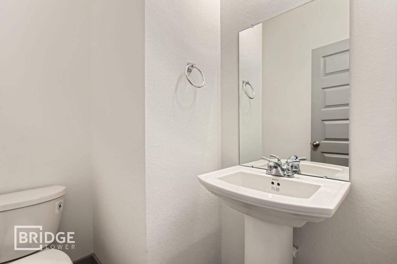 33134 Oak Heights Pl - Photo 4 of 17