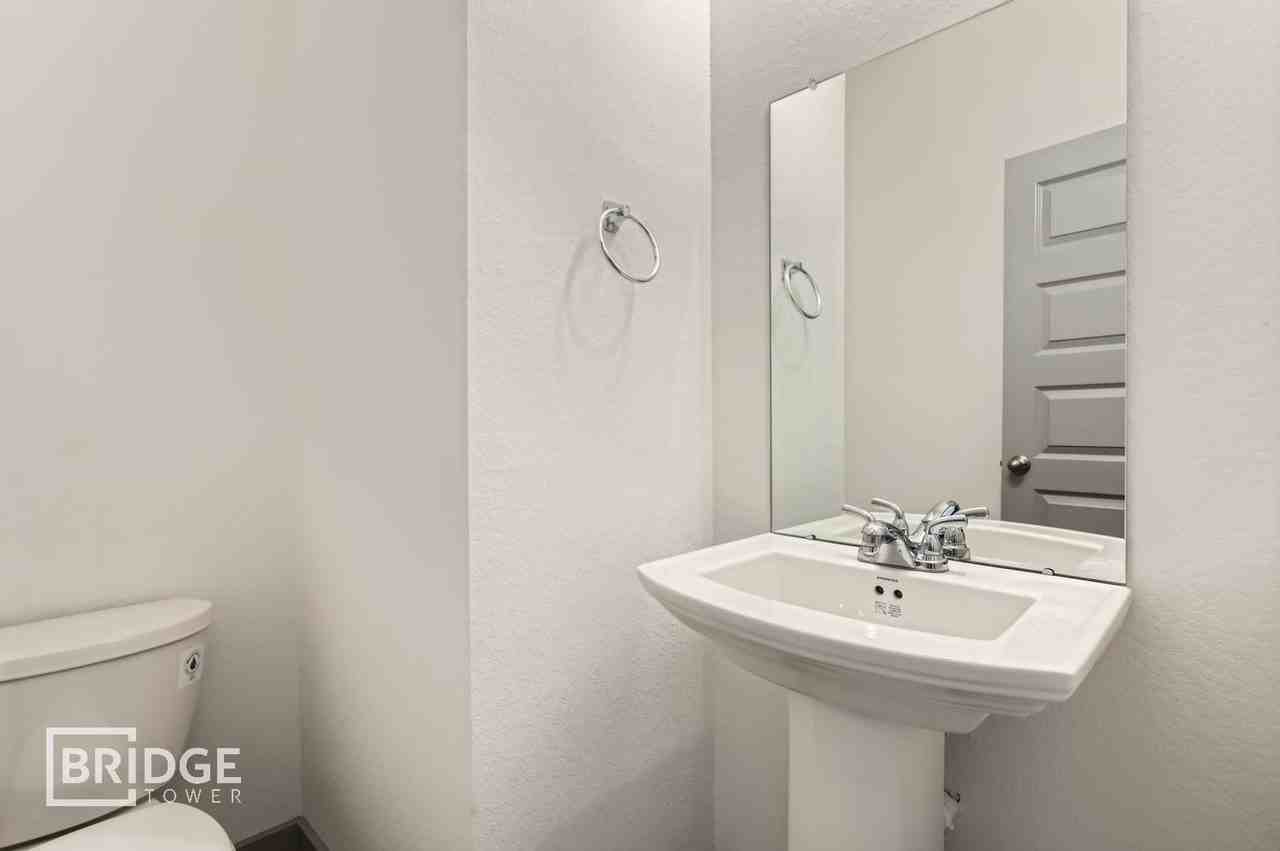 33146 Oak Heights Pl - Photo 7 of 17