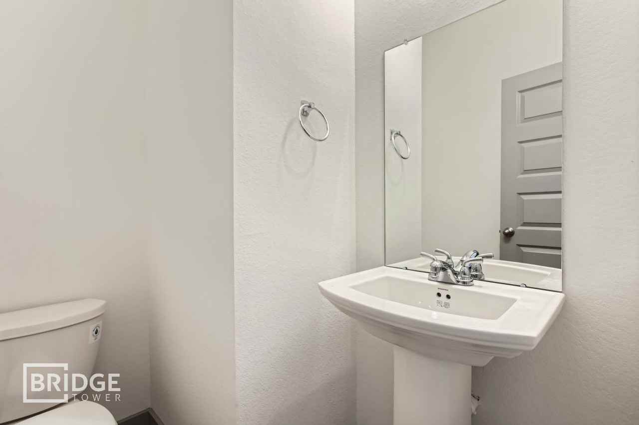 33163 Oak Heights Pl - Photo 7 of 17