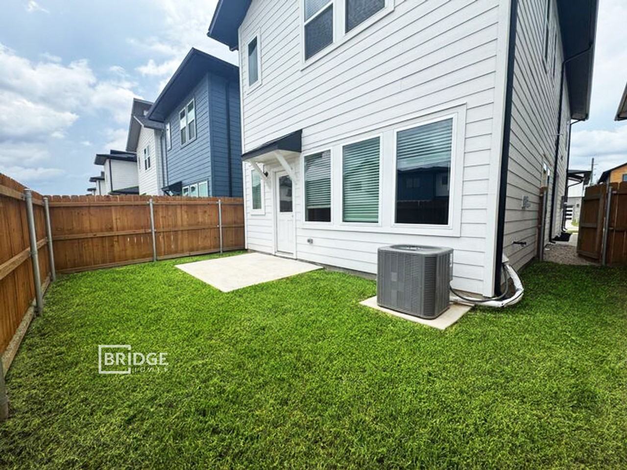 33150 Oak Heights Pl - Photo 2 of 17