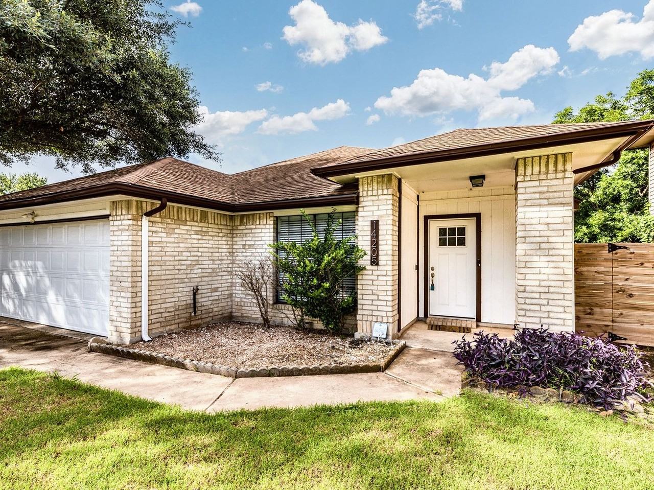 14205 Vandever St - Photo 3 of 23