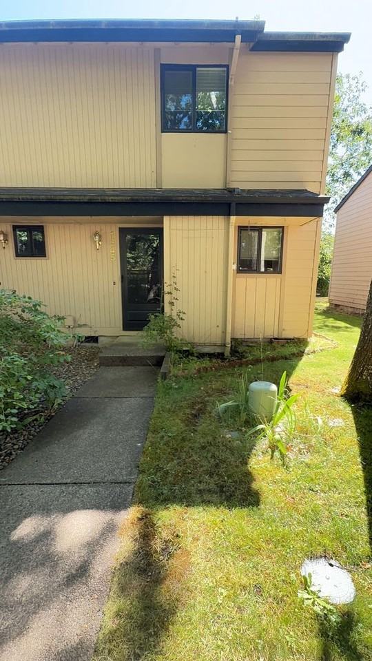 1545 Fetters Loop - Photo 2 of 11