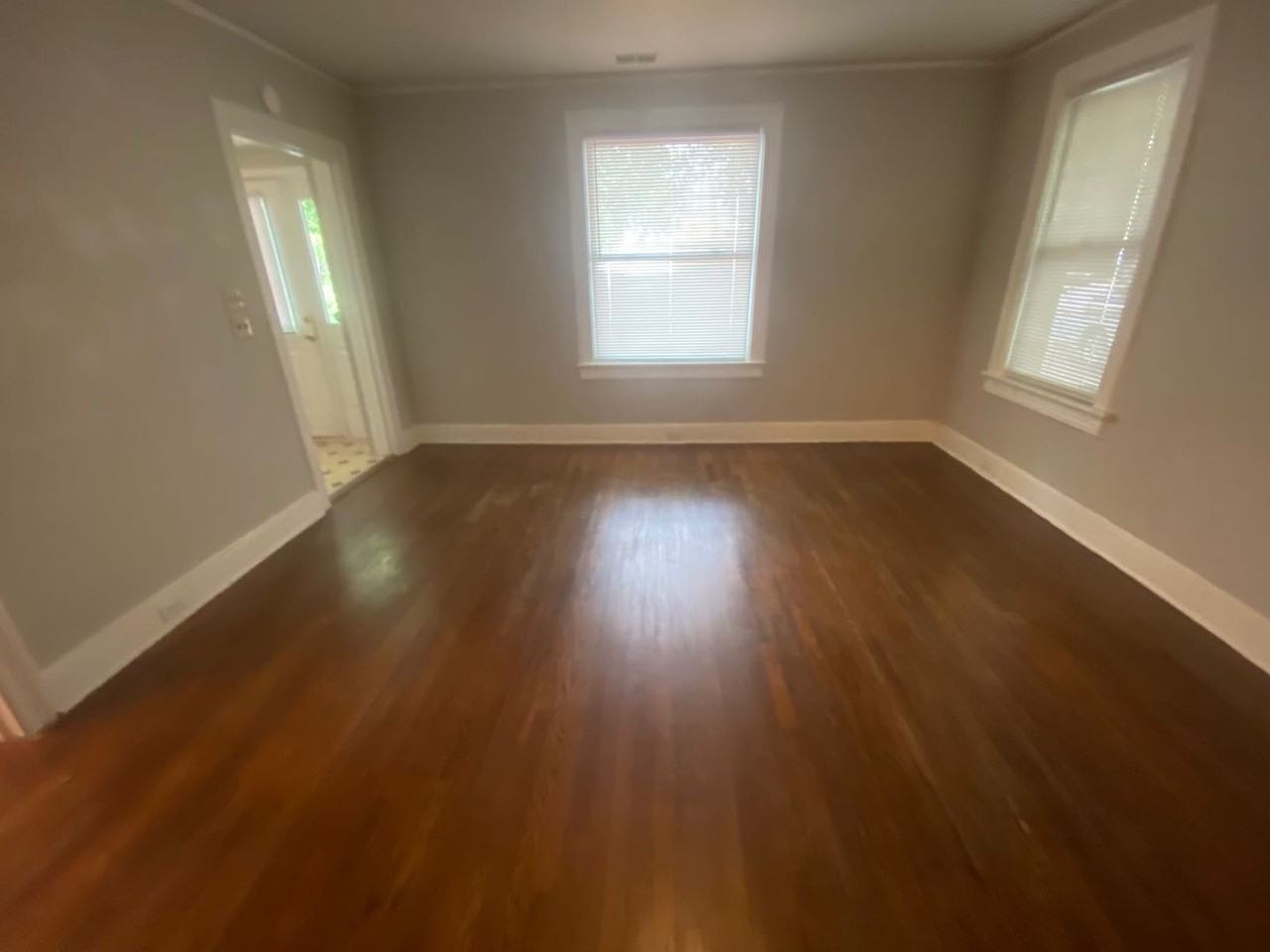 424 S Holly St - Photo 3 of 20