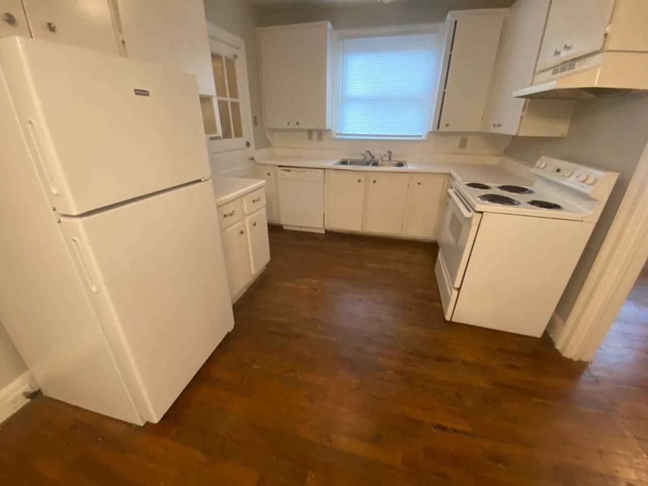 424 S Holly St - Photo 6 of 20