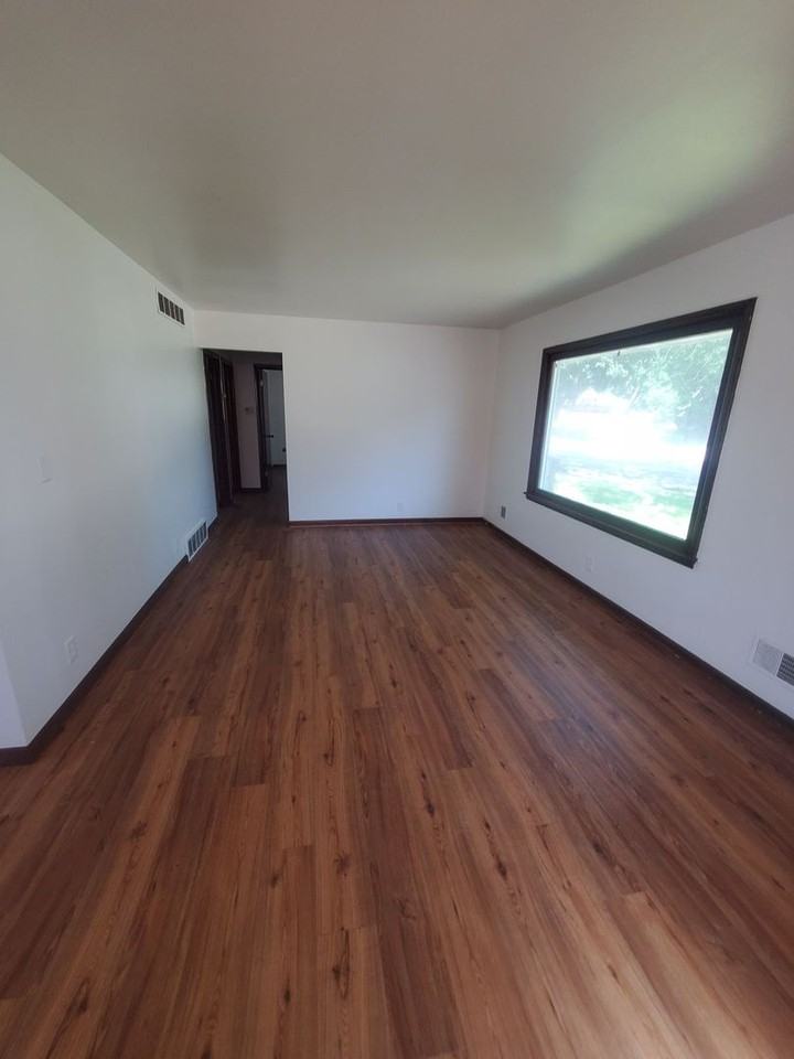 8105 W Colfax Ct - Photo 2 of 12