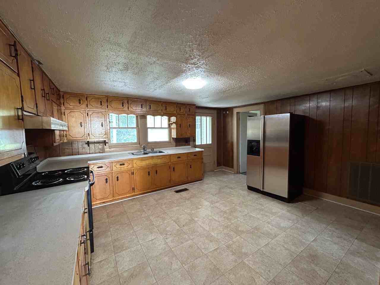 894 Fish Hatchery Ln - Photo 3 of 23