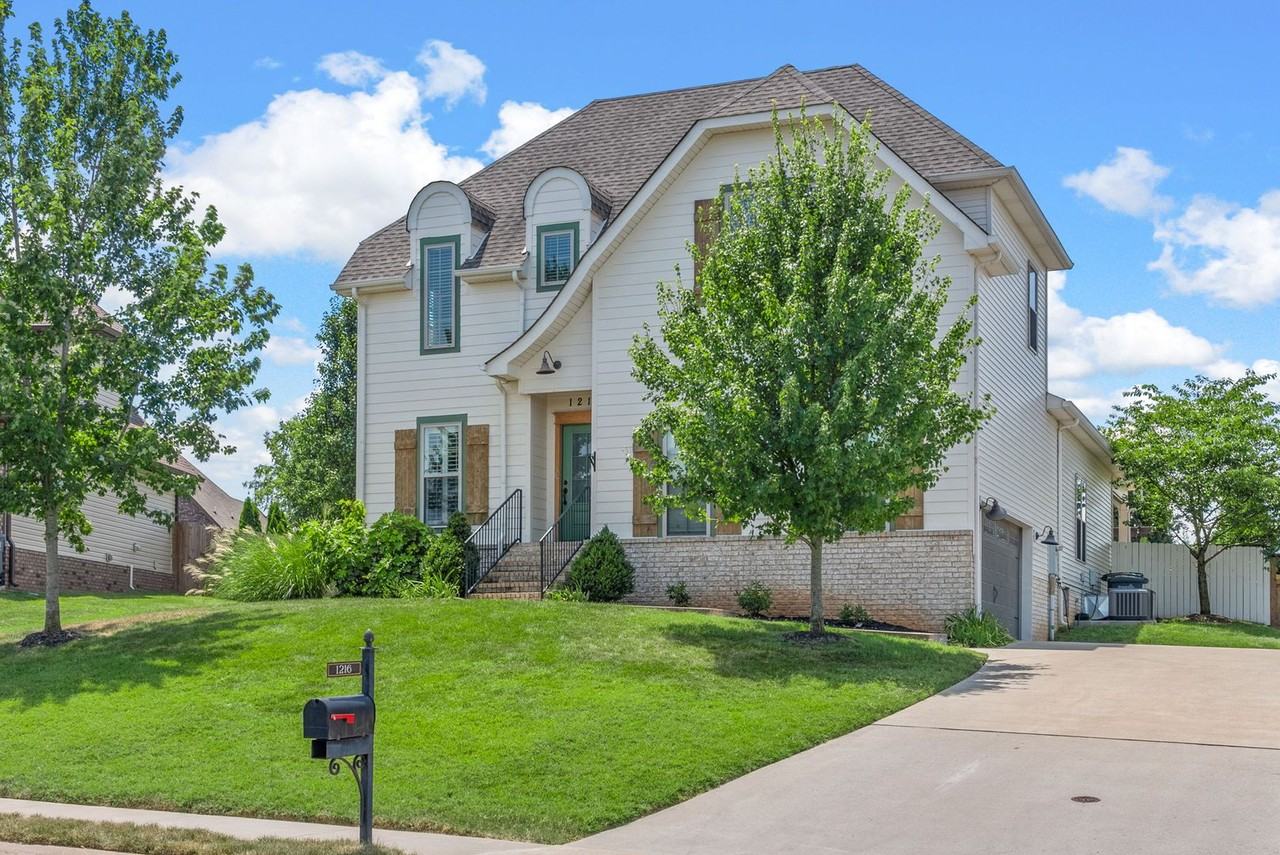 1216 Juniper Pass - Photo 2 of 32