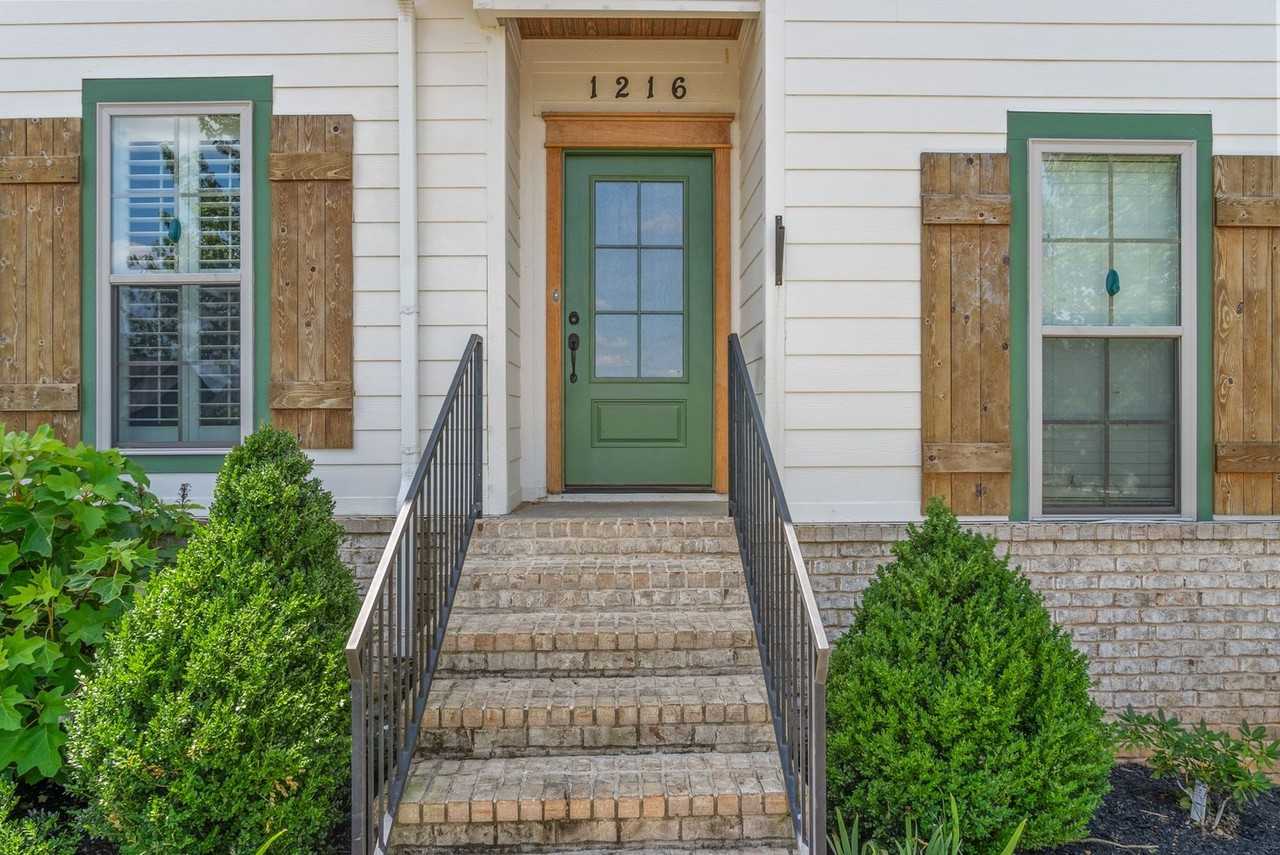 1216 Juniper Pass - Photo 3 of 32