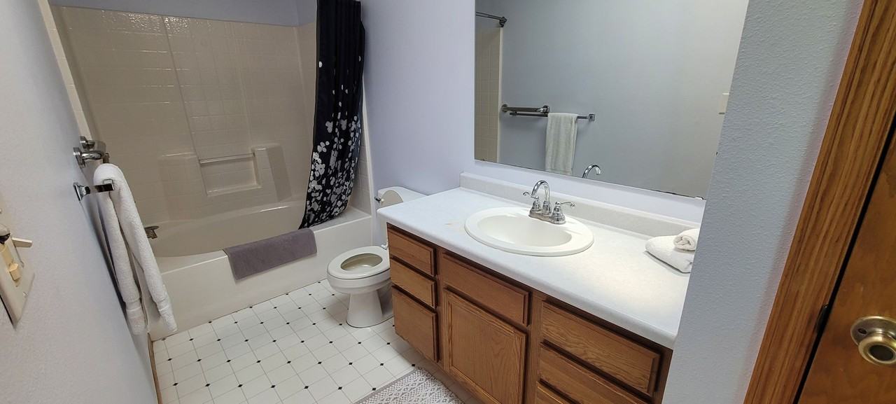 18553 Irvine Ave Nw - Photo 5 of 21