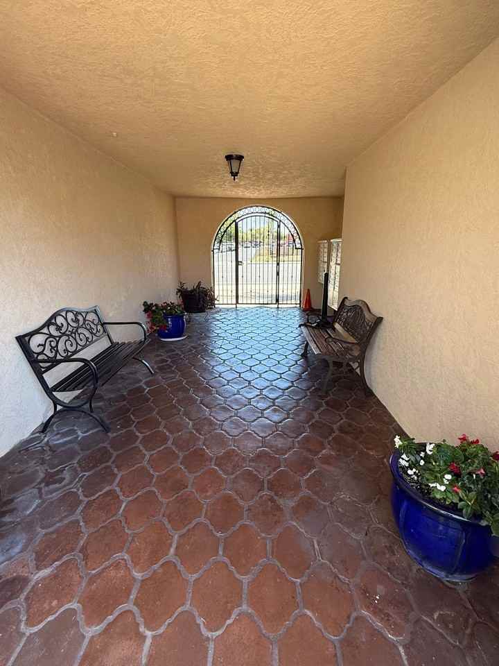 642 S Mollison Ave - Photo 2 of 4