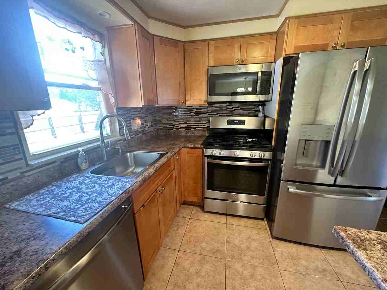 102 Starling Rd - Photo 3 of 25