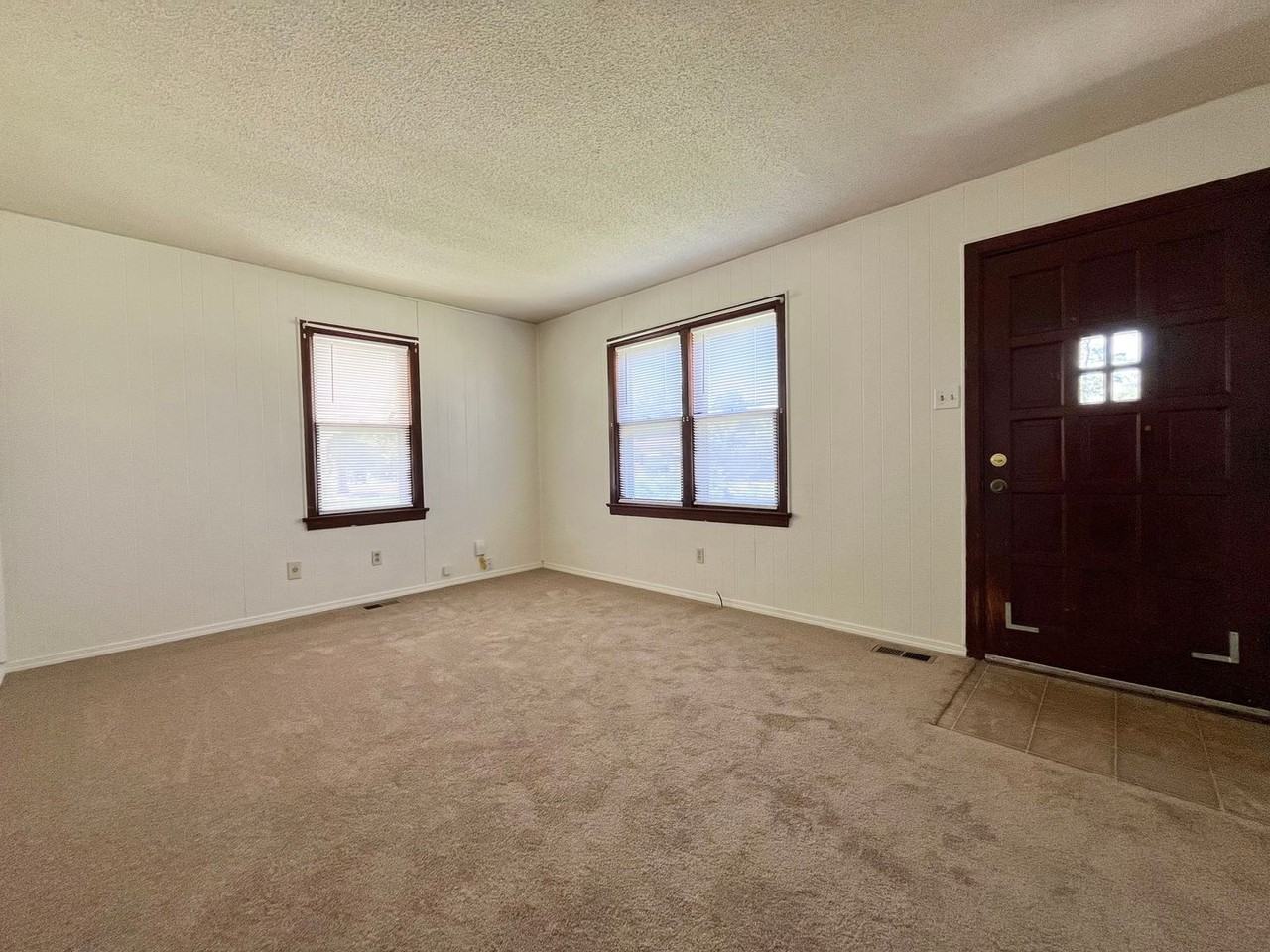 705 W 18th Ave - Photo 2 of 11