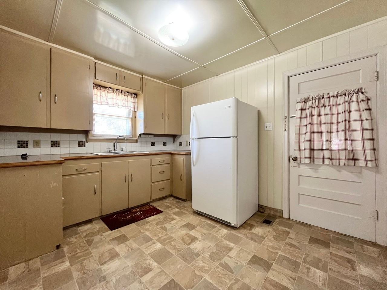 705 W 18th Ave - Photo 3 of 11