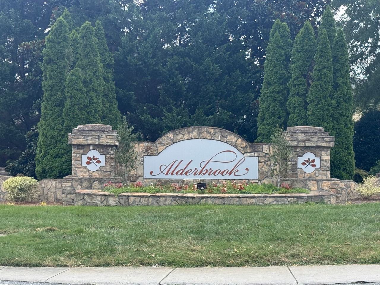 2333 Rockland Cir - Photo 2 of 50