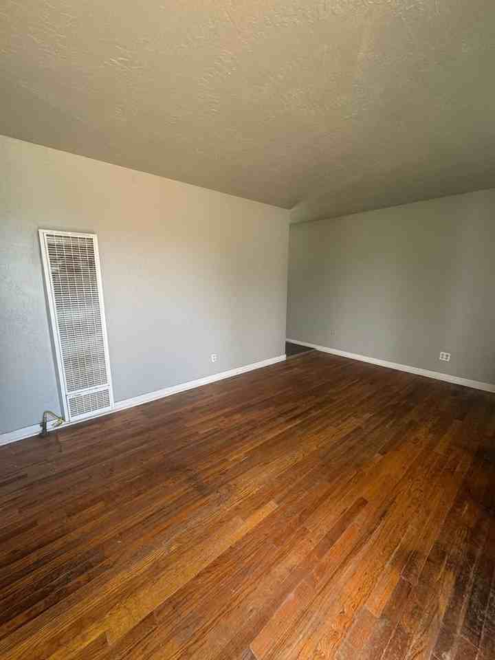 1411 Dunaway St #A - Photo 2 of 6