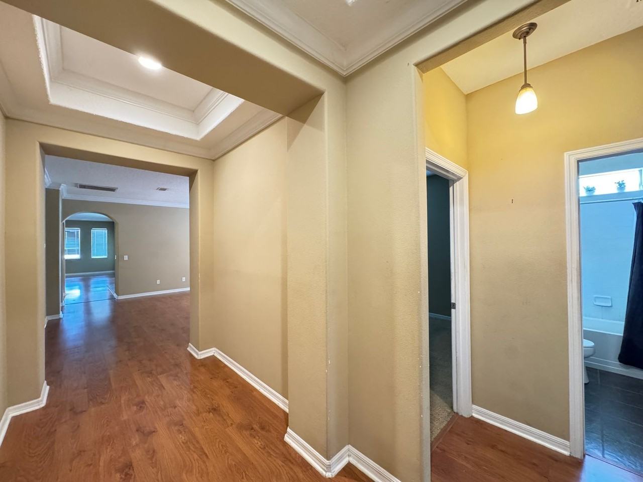 4813 River Gem Ave - Photo 4 of 28