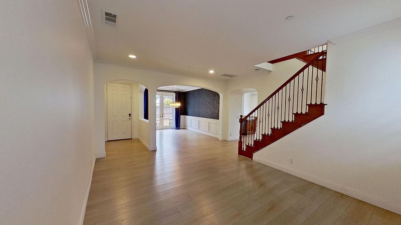 325 Canal Way - Photo 2 of 26