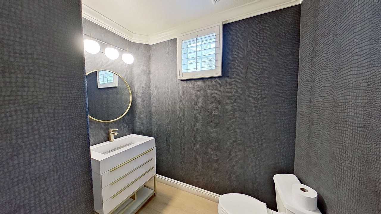325 Canal Way - Photo 5 of 26