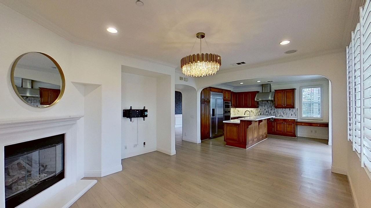 325 Canal Way - Photo 6 of 26