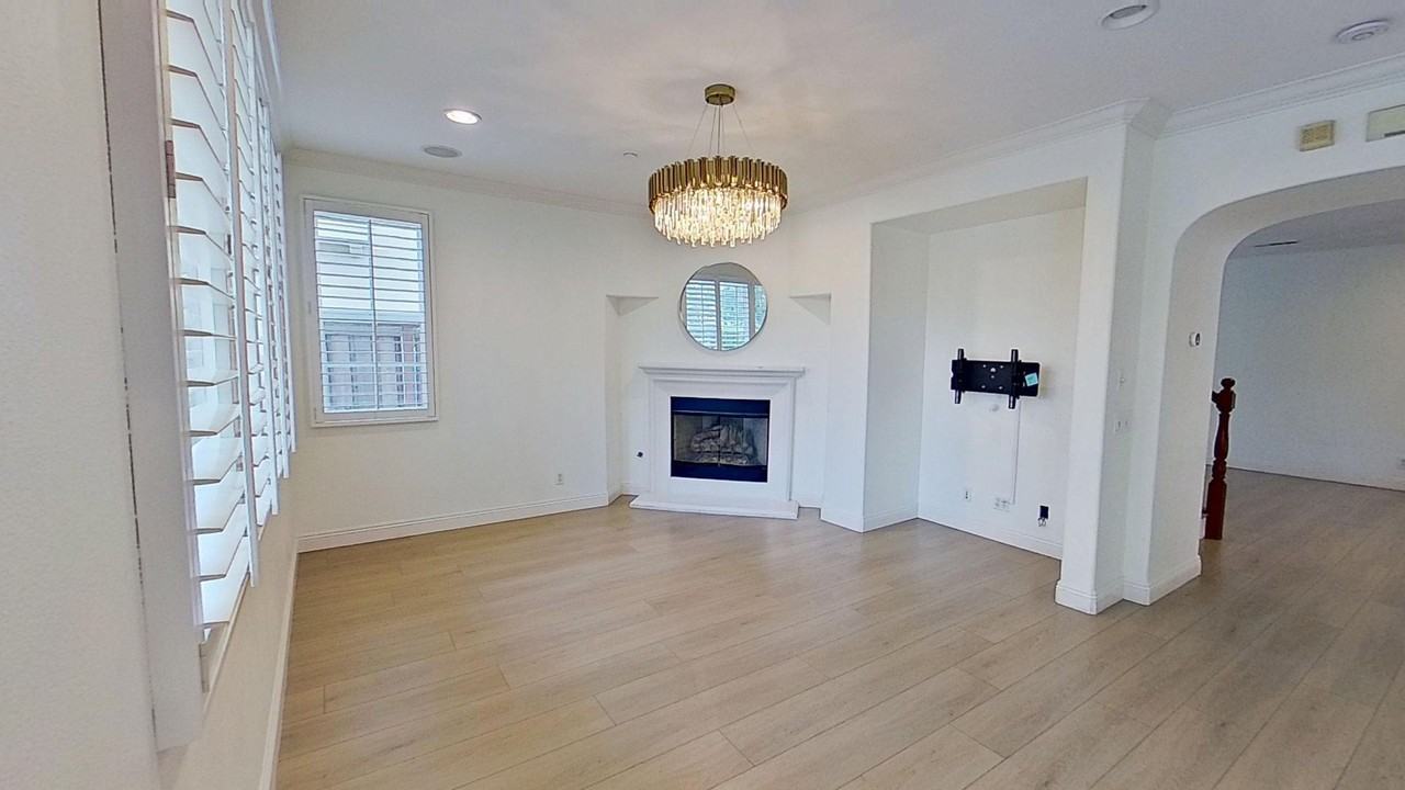 325 Canal Way - Photo 7 of 26