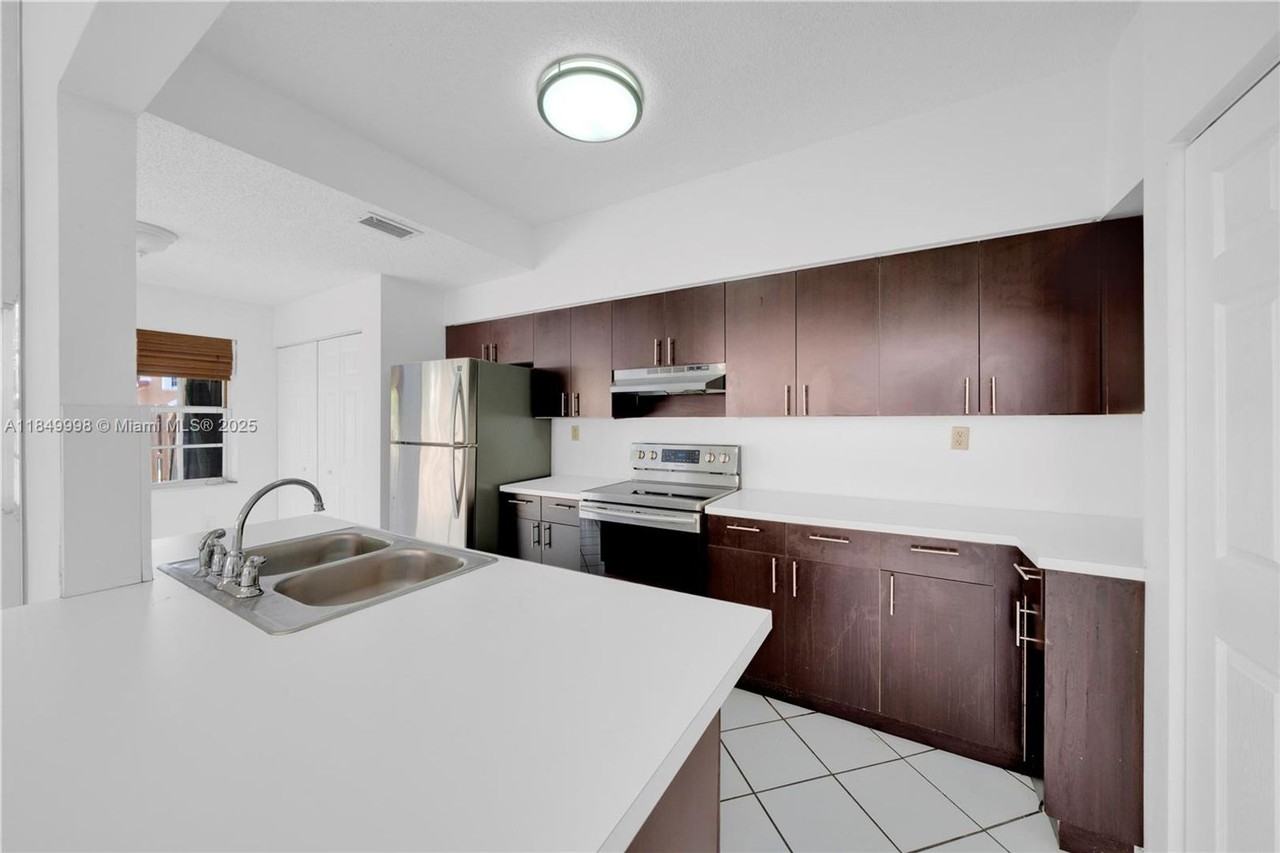 14305 Sw 57th Ln - Photo 2 of 23