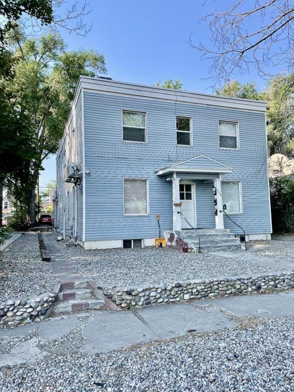 138 7th St - Photo 2 of 13