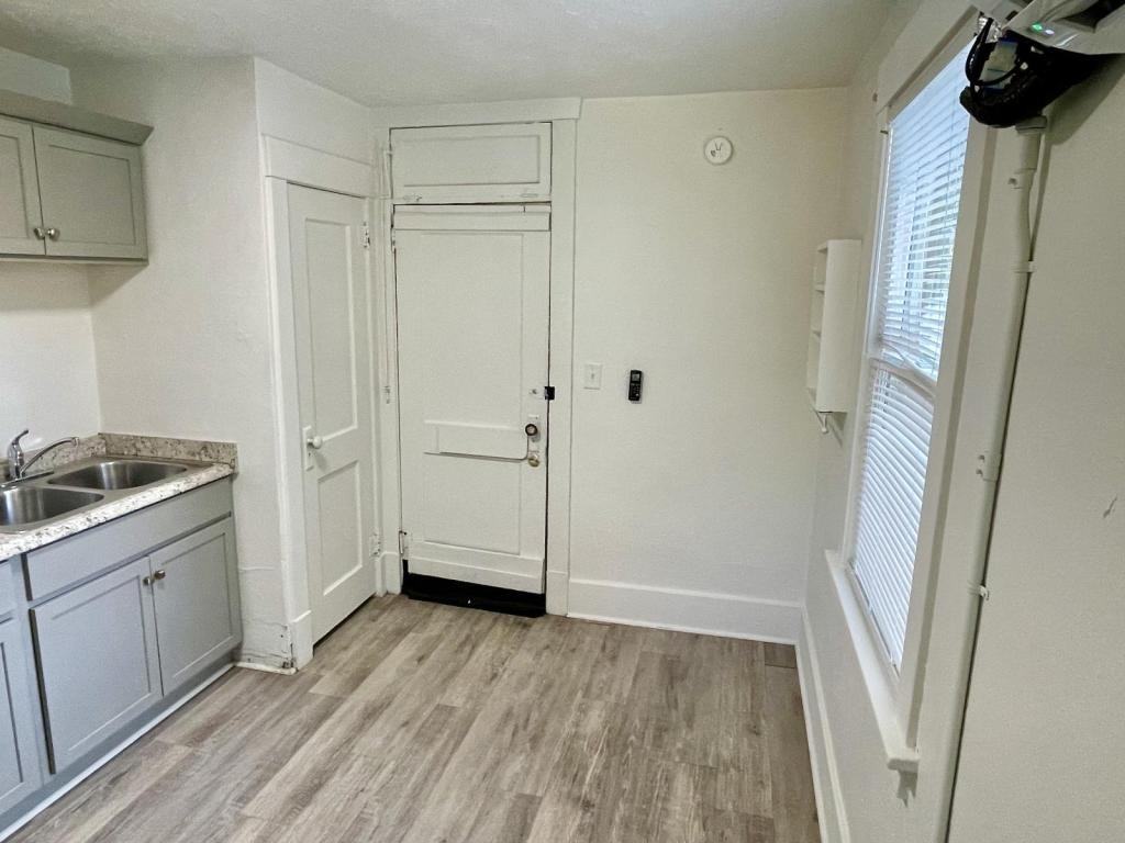 138 7th St - Photo 5 of 13