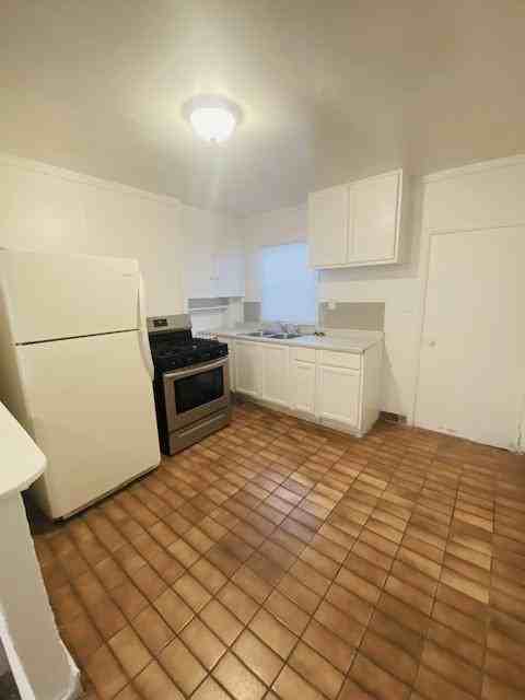 5350 W. Broadway APT. #5 - Photo 3 of 7