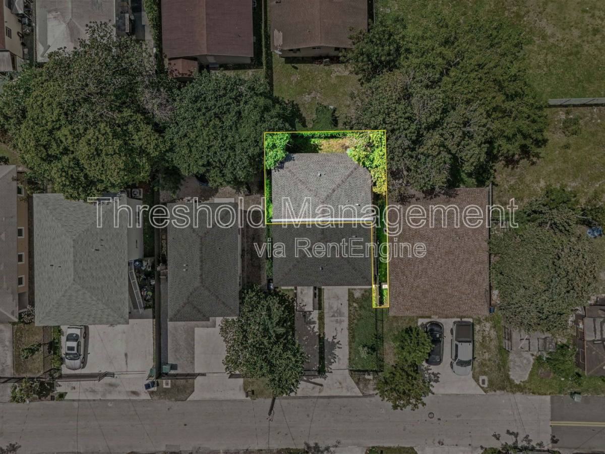 1776 Nw 68th Ter - Photo 3 of 10