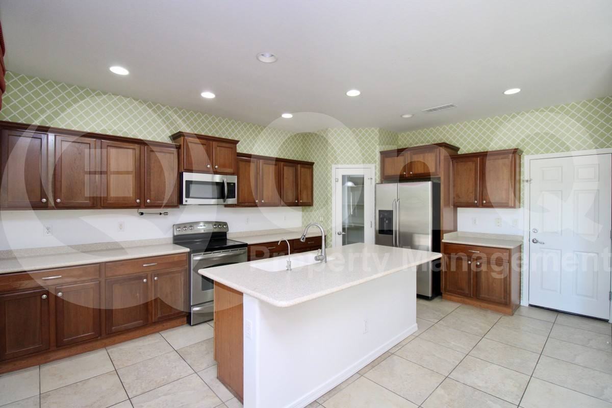 2035 W Monte Cristo Ave - Photo 3 of 10