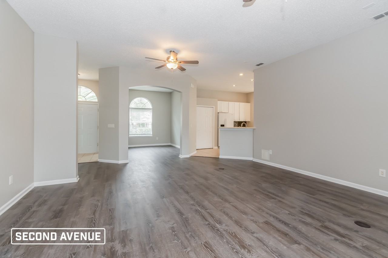 549 Wakemont Dr - Photo 2 of 19