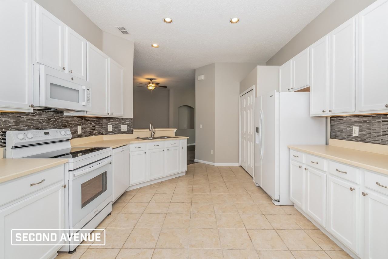 549 Wakemont Dr - Photo 5 of 19