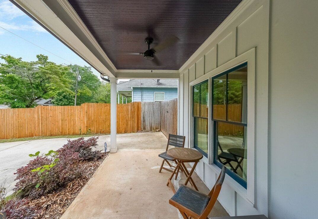 1321 Plaza Ave Sw - Photo 3 of 44