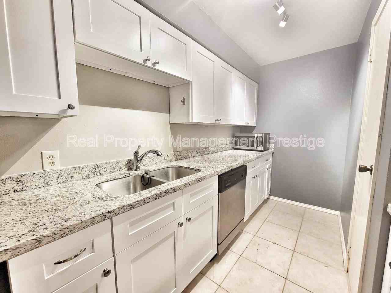 2501 Gulf Fwy #271 - Photo 7 of 9