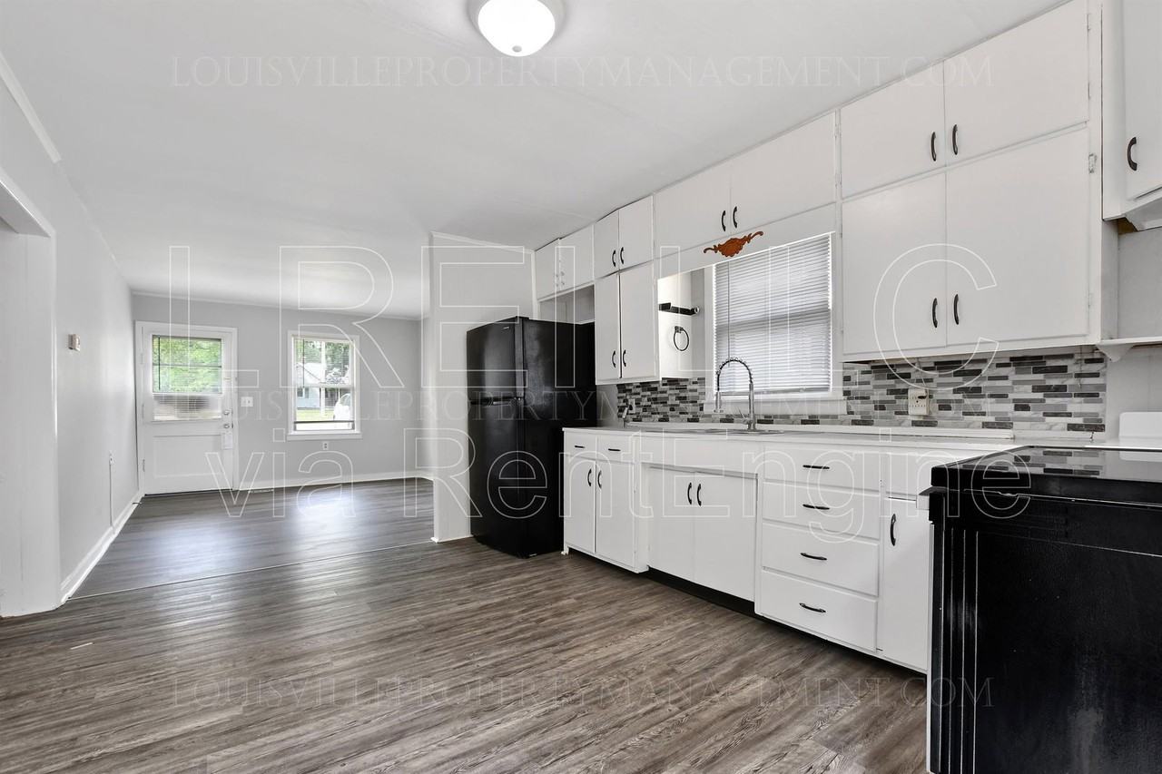 1733 Mcdonald Ln - Photo 5 of 15