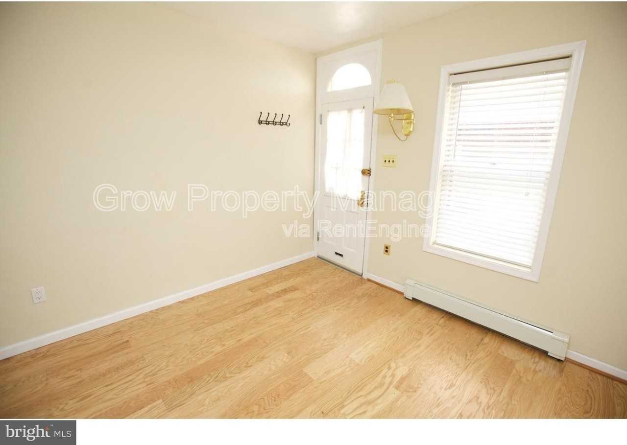 2416 Manning Street - Photo 2 of 25