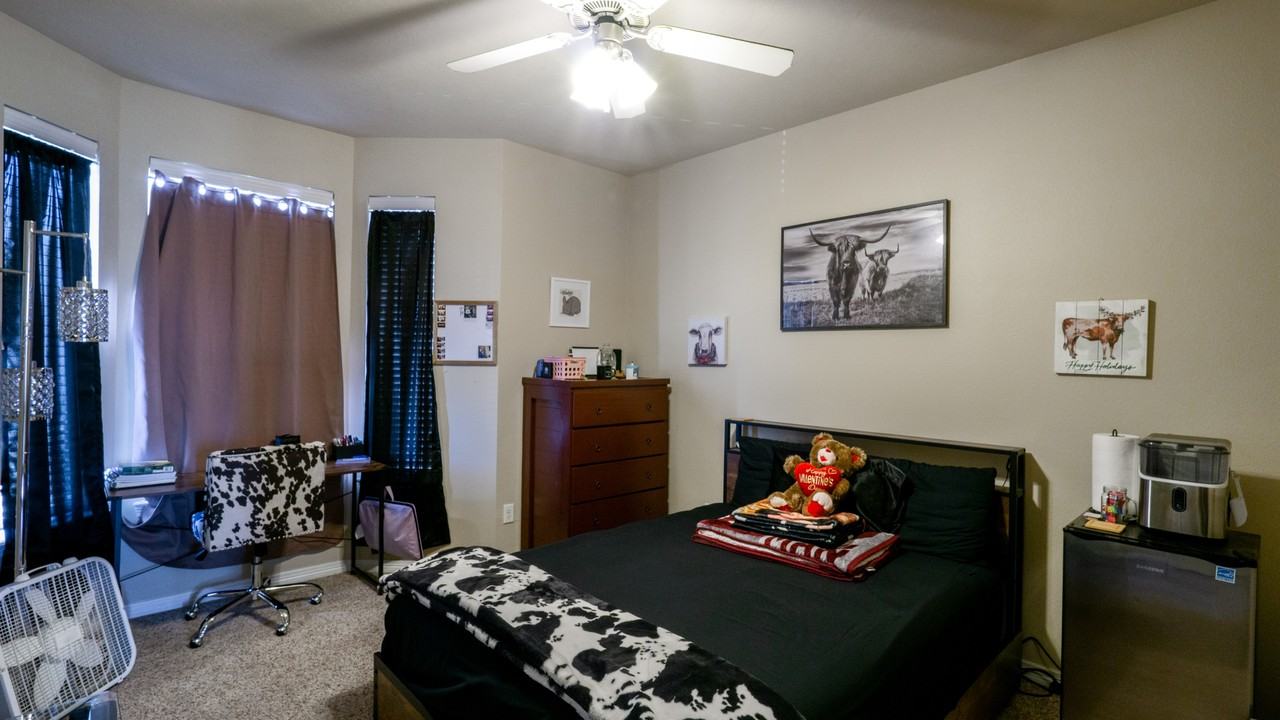 1198 Jones St #1 - Photo 5 of 18