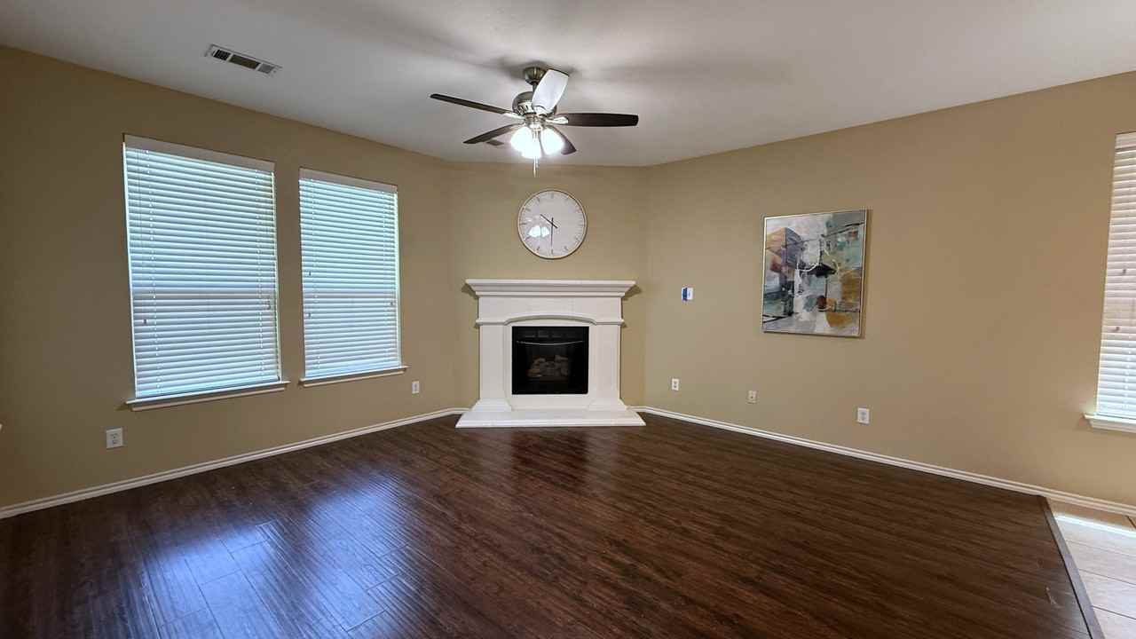 507 Mesa Ridge Ct - Photo 2 of 31