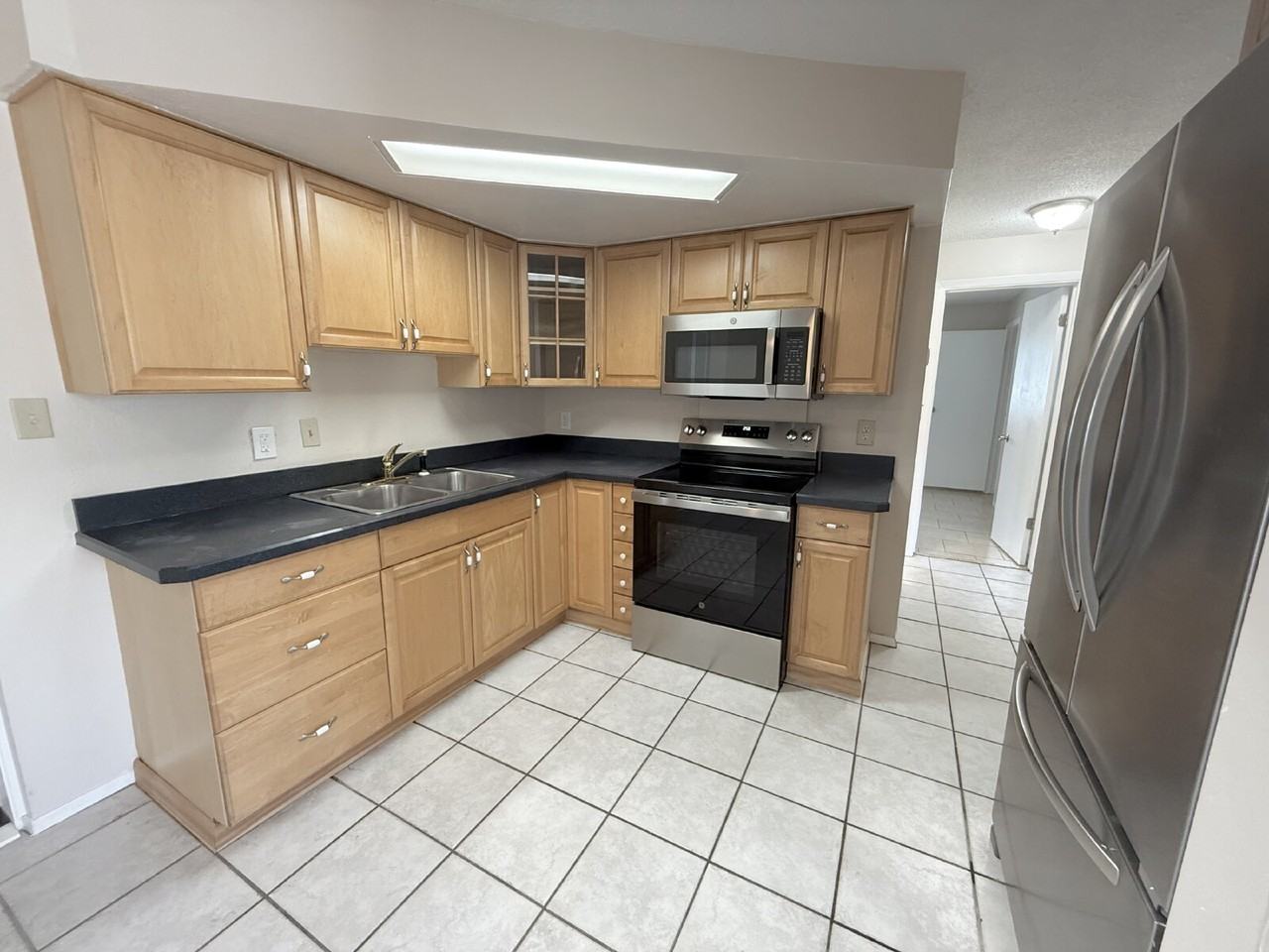 9739 Marlinton Ln - Photo 4 of 17