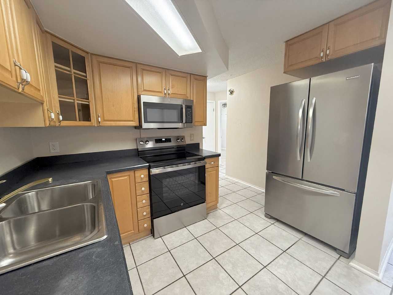 9739 Marlinton Ln - Photo 5 of 17