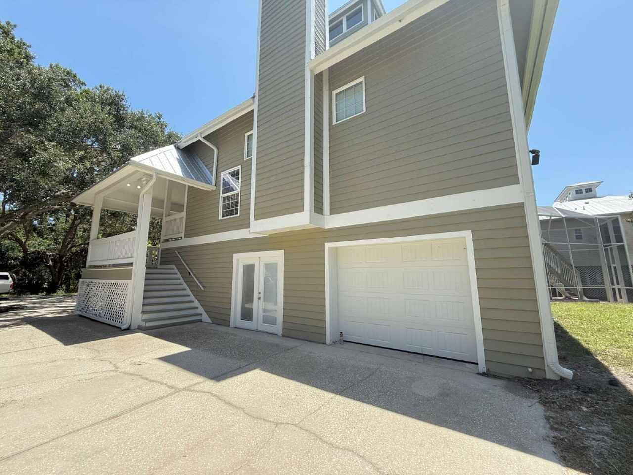 7808 Bay Dr - Photo 2 of 41