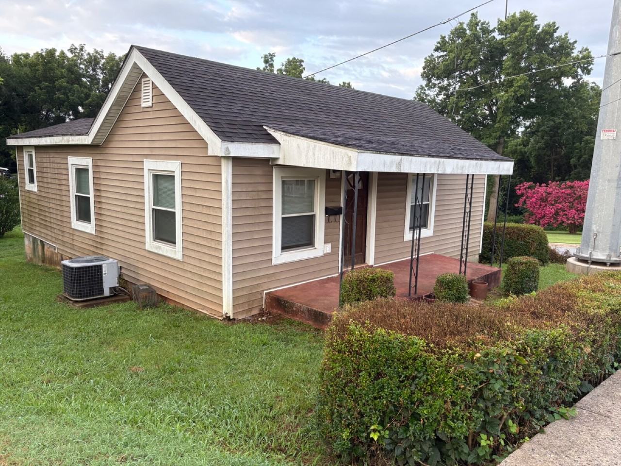 1807 Caroline St - Photo 2 of 11