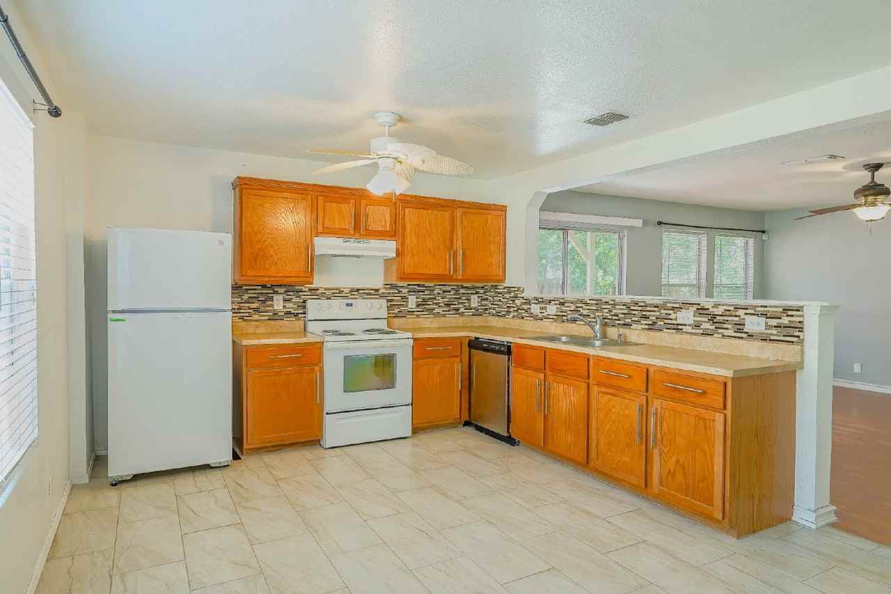 16414 Royal Horse - Photo 7 of 22