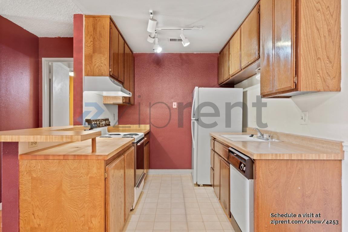 247 N Capitol Ave #234 - Photo 6 of 16
