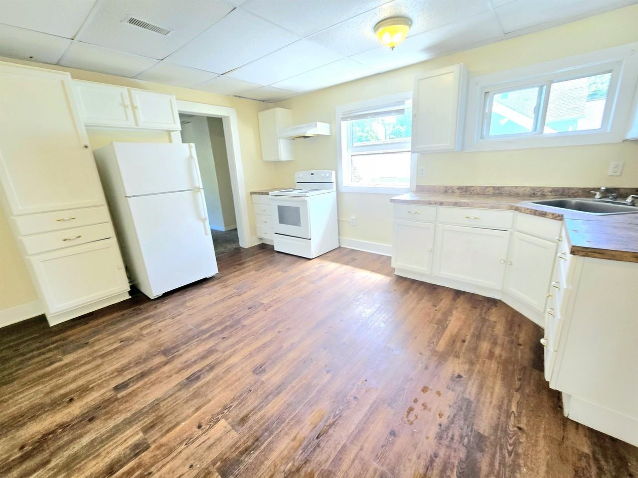 352 W 3rd St #2 - Photo 3 of 13